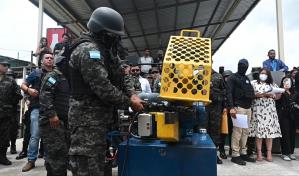 Destruyen cientos de armas incautadas a pandilleros en cárceles de Honduras