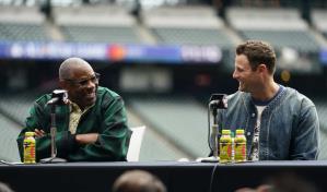 Baker le compra blazers a sus coaches del Juego de Estrellas