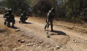 Bombas colocadas por cártel mexicano al costado de camino matan a seis personas