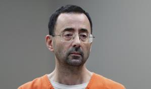 Preso dice que apuñaló a Larry Nassar por comentarios lascivos en la cárcel
