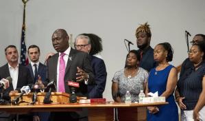 Familiares de víctimas de la masacre de Buffalo presentan demanda contras las redes sociales