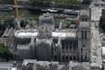 Enormes vigas son llevadas a la catedral de Notre Dame para la reconstrucción de su techo Enormes vigas son llevadas a la catedral de Notre Dame para la reconstrucción de su techo