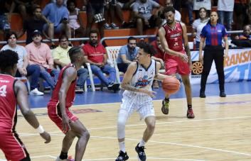 Titanes arrancan ganando ante Indios en la LNB