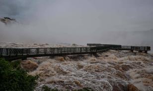 Cierran cataratas del Iguaz&uacute; por alertas de crecidas en Argentina debido al El Ni&ntilde;o
