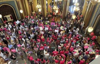 Impugnan iniciativa de los republicanos que prohíbe los abortos a partir de la sexta semana en Iowa
