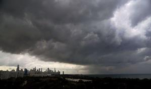 Un tornado toca tierra cerca del aeropuerto internacional de Chicago