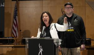 Actores de Hollywood se unen a guionistas en huelga histórica en la industria