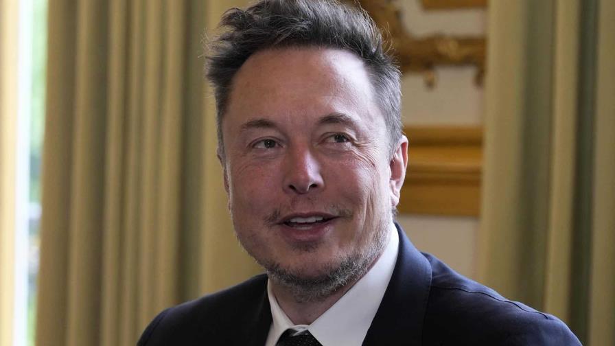 Elon Musk sustituirá el pajarito azul de Twitter por una X