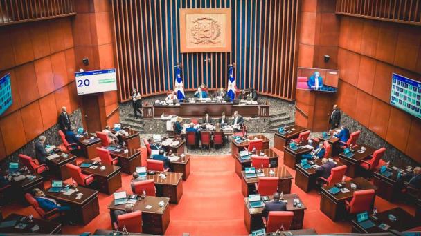 Senado aprueba en segunda lectura proyecto regula explotación de petróleo