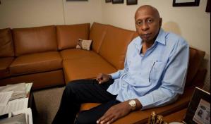El opositor cubano Guillermo Fariñas anuncia el fin de su huelga de hambre y sed