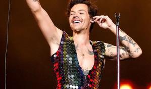 Carismático y encantador, Harry Styles enloquece al público en Barcelona