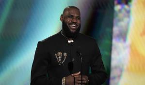 LeBron James confirma que no se retira y que jugará su temporada número 21