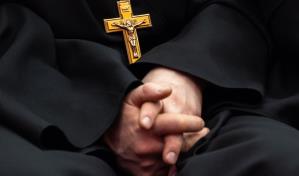 Dan cinco años de prisión a exsacerdote por abuso sexual a menores en Luisiana