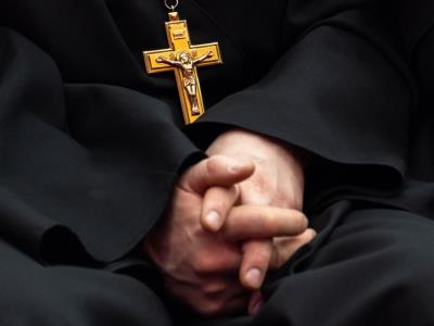 Exsacerdote católico de Miami condenado enfrenta una nueva demanda