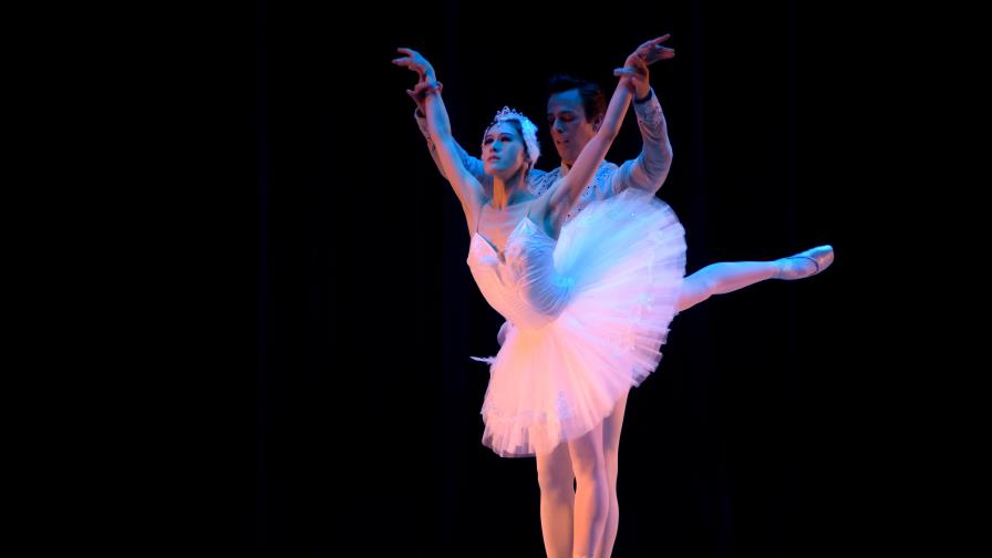 Brillan las estrellas de la danza mundial en el Teatro Nacional