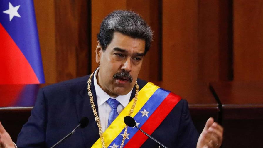 Maduro pide a los militares estar en alerta permanente para garantizar la paz de Venezuela
