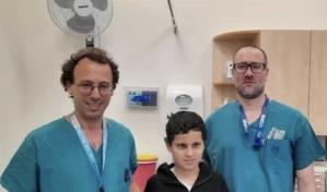 Médicos vuelven a colocar la cabeza de un niño tras un accidente automovilístico