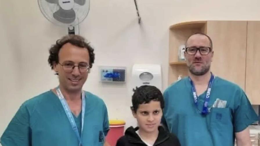 Médicos vuelven a colocar la cabeza de un niño tras un accidente automovilístico Médicos vuelven a colocar la cabeza de un niño tras un accidente automovilístico