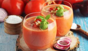 4 recetas de sopas frías para combatir el calor