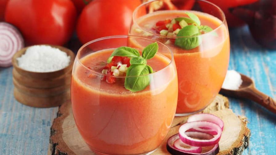 4 recetas de sopas frías para combatir el calor 4 recetas de sopas frías para combatir el calor