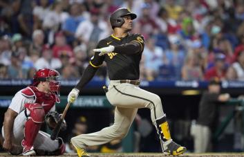 Machado, Tatis, Soto y Sánchez pegan jonrones; Padres doblegan 8-3 a Filis