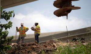 Trabajadores de la construcción golpeados por ola de calor en EEUU: Nos estamos muriendo