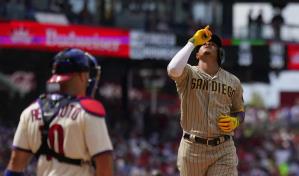 Machado da su jonrón 300 en la derrota de los Padres ante Filis