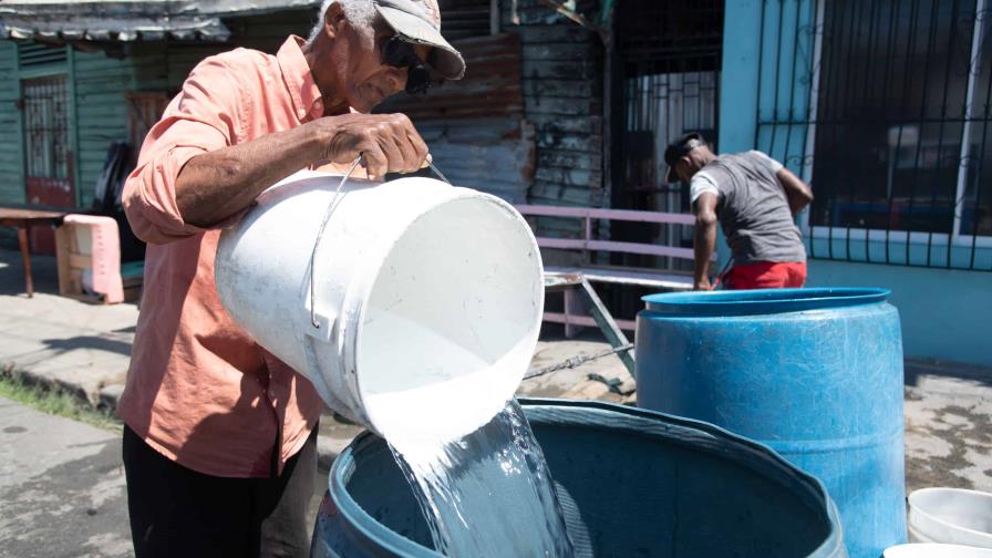 Déficit de agua potable en algunos sectores del Gran Santo Domingo