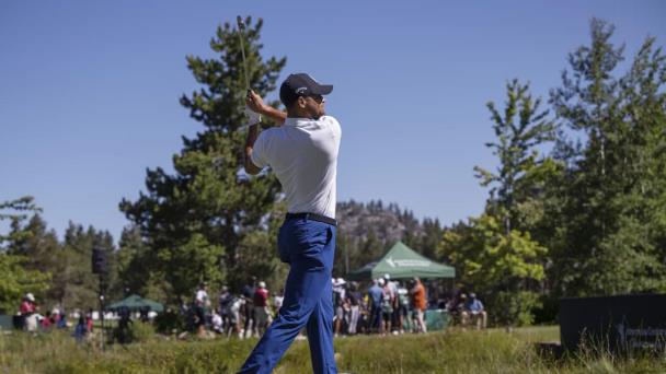 Stephen Curry logra hoyo en uno en un torneo de celebridades