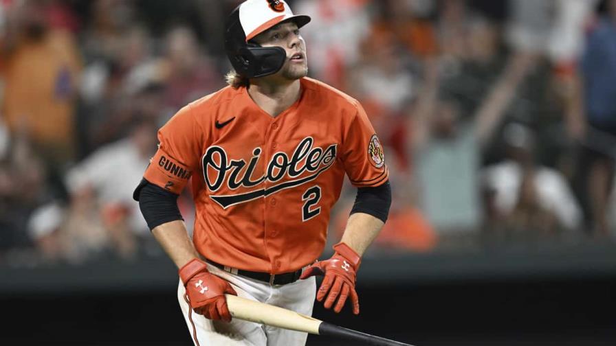 Orioles remontan déficit de cuatro carreras y superan 6-5 a Marlins