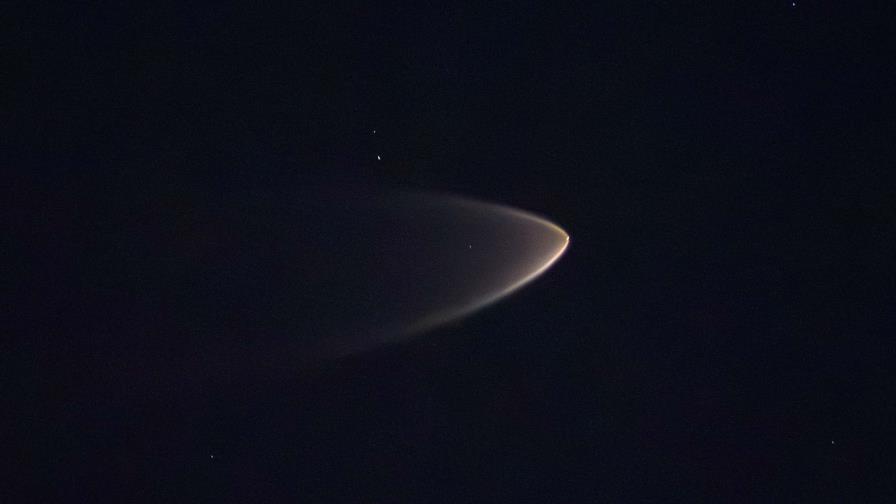 Así se vio el  SpaceX Falcon9 sobre Santo Domingo