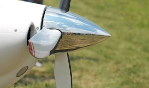 Pasajera toma control de avioneta; el piloto sufrió una emergencia médica