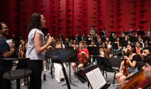 La Orquesta NY02 realiza encuentros educativos con estudiantes dominicanos de música