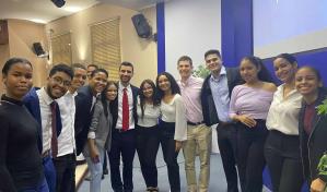 Estudiantes dominicanos en universidades de Ivy League, crean programa de liderazgo para jóvenes de RD