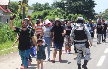 Haitianos y africanos se unen a caravana hacia EE.UU. Diario Libre