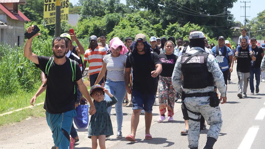 Biden expande el permiso migratorio TPS a 472,000 venezolanos en EE.UU.