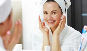 El maquillaje con SPF y  los paraguas no son suficiente para protegerse de los rayos nocivos del sol