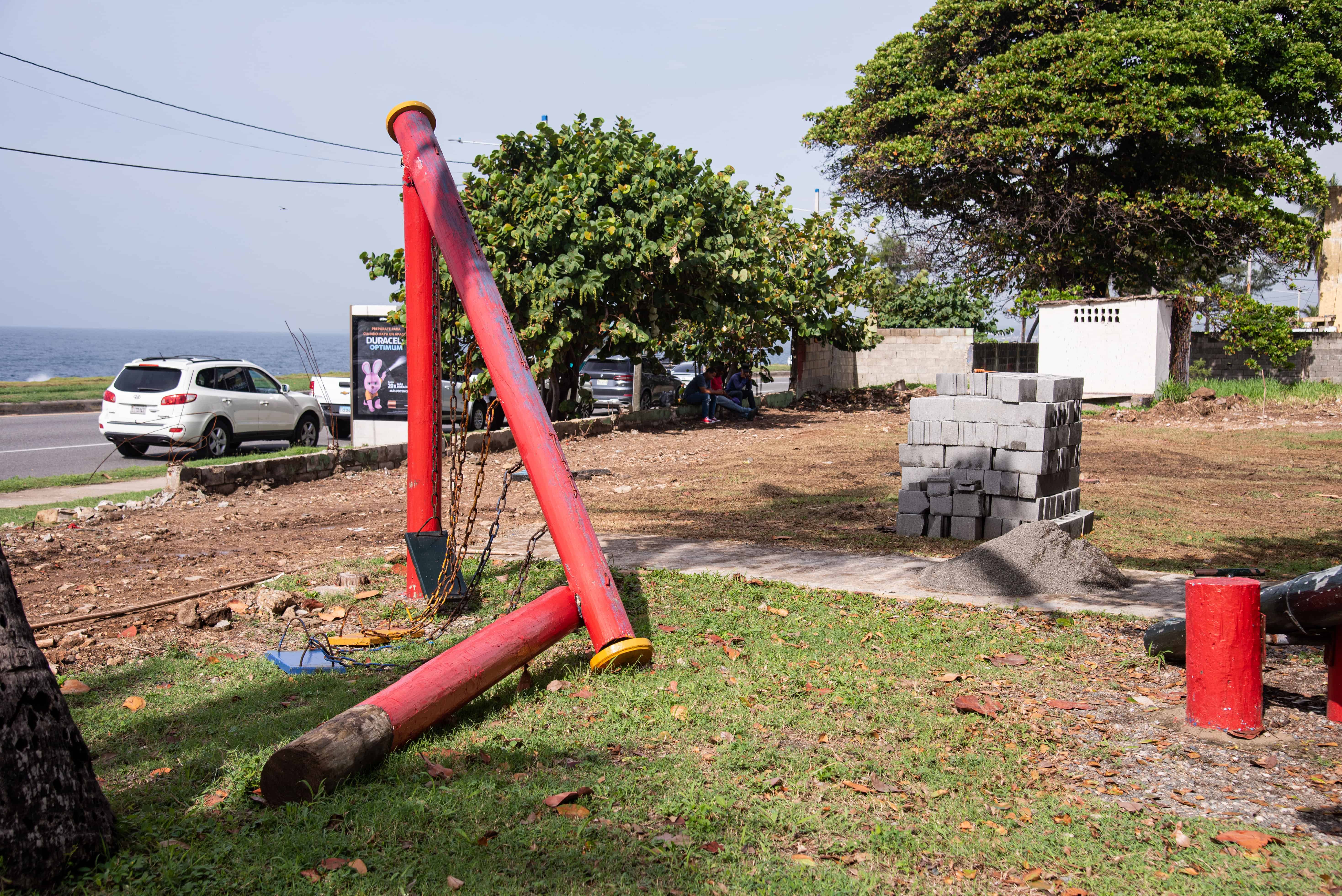 El parque infantil será reconstruido.