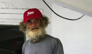 Llega a tierra náufrago australiano, después de tres meses a la deriva en altamar