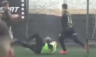 Jugador de fútbol se suicida tras incidente en el que pateó la cabeza de un árbitro