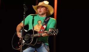 Un cantante de country abandona un concierto por un golpe de calor en Connecticut