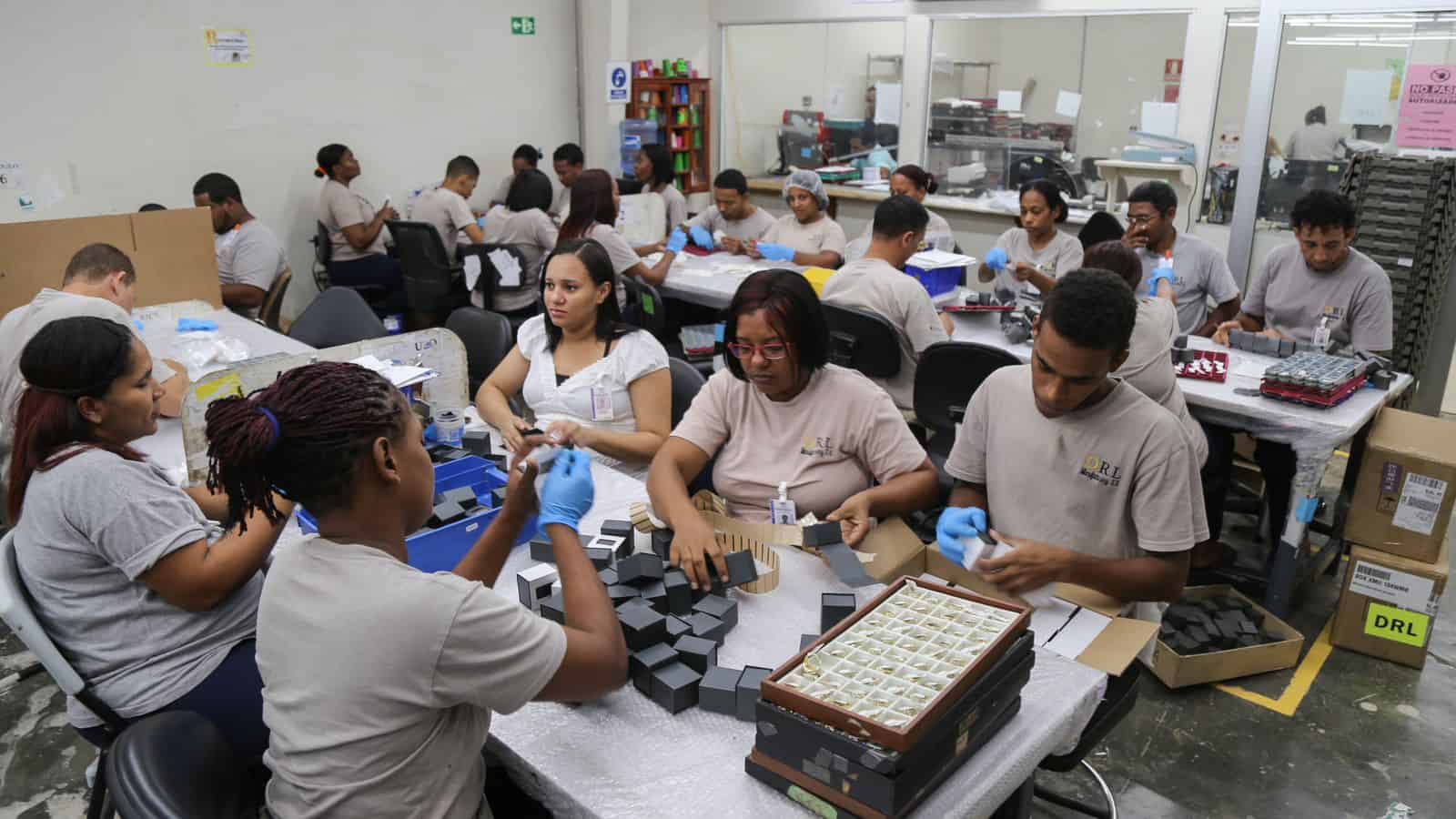 Trabajadores en una zona franca.