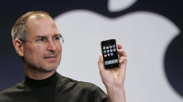 Subastan en190 mil dólares un iPhone de primera generación