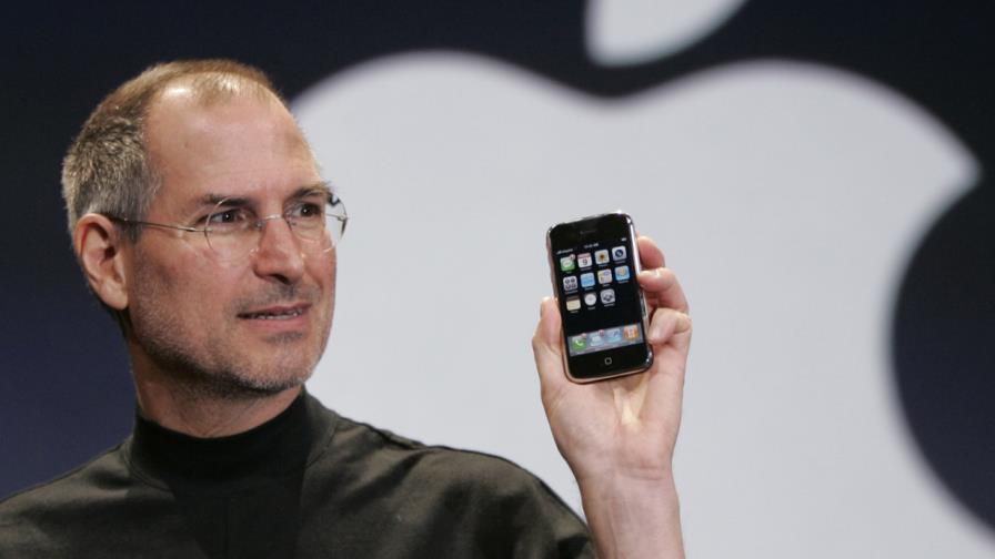 Subastan en190 mil dólares un iPhone de primera generación