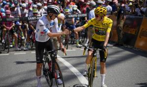 Pogacar sufre accidente, pero continúa sin problema la 17ma etapa del Tour de Francia