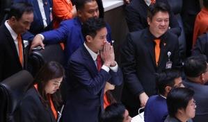 El candidato reformista a primer ministro es suspendido como diputado