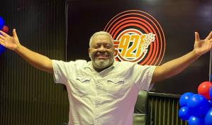 El súper negro agradece segunda nominación a Premios Micrófono de Oro