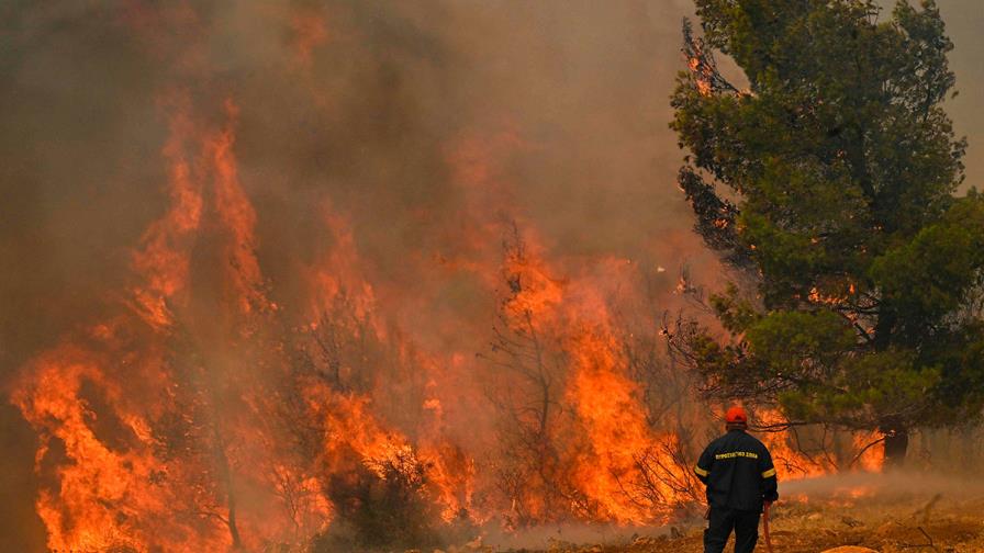 España, Francia y Túnez se suman a los países que luchan por controlar incendios