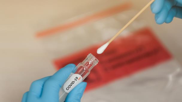 Detectan una mutación genética que evita los síntomas de la COVID-19