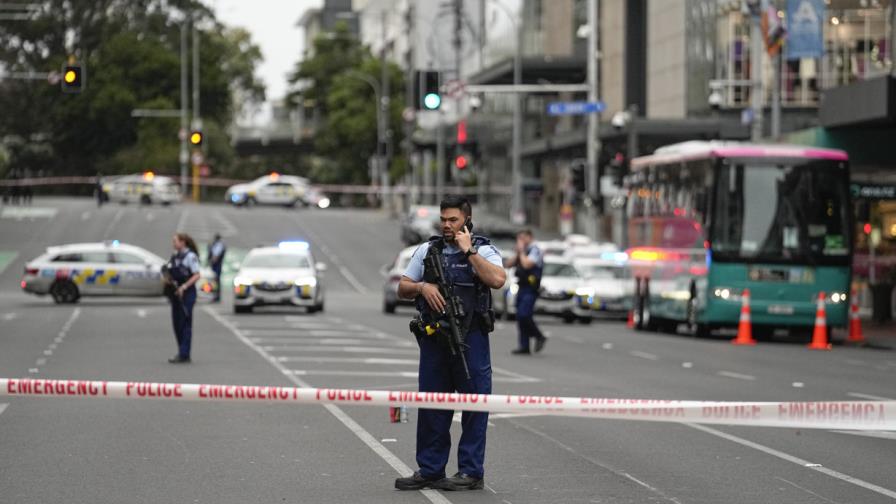 Hombre armado mata a 2 personas en Nueva Zelanda antes del arranque del Mundial Femenino de fútbol